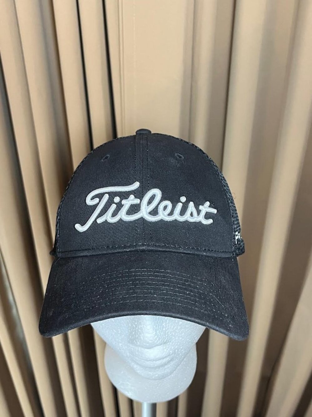 Titleist Golf Cap (Youth) But perfect for adult Men with small noggins!